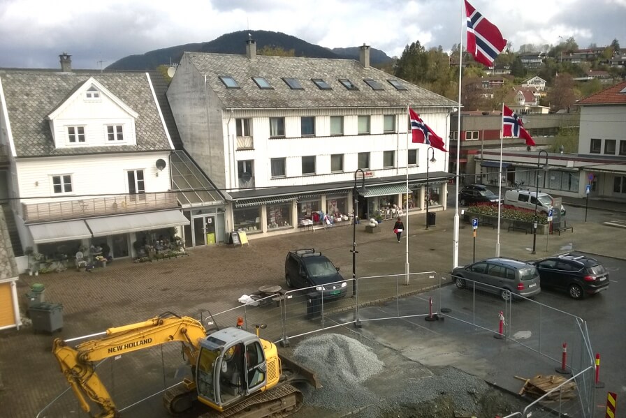 The transformation of the public square in Osøyro breaks ground.