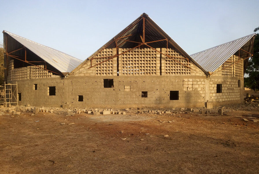 The School in the village of Sabou in Burkina Faso is taking shape